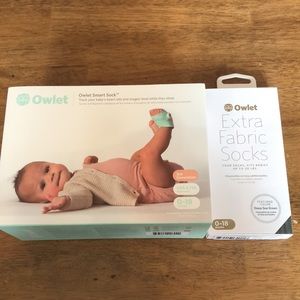 Owlet 3rd generation + extra socks.